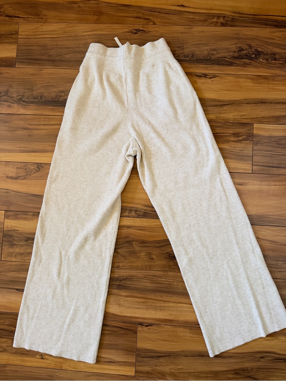 Uniqlo Women’s Washable Cream Knit Ribbed Pants - Picture 6 of 11
